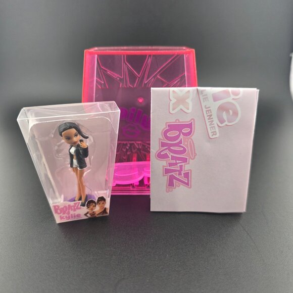 Bratz x Kylie Mini Doll Series 2 Look 10 NIB Collectible Toy - Picture 3 of 4